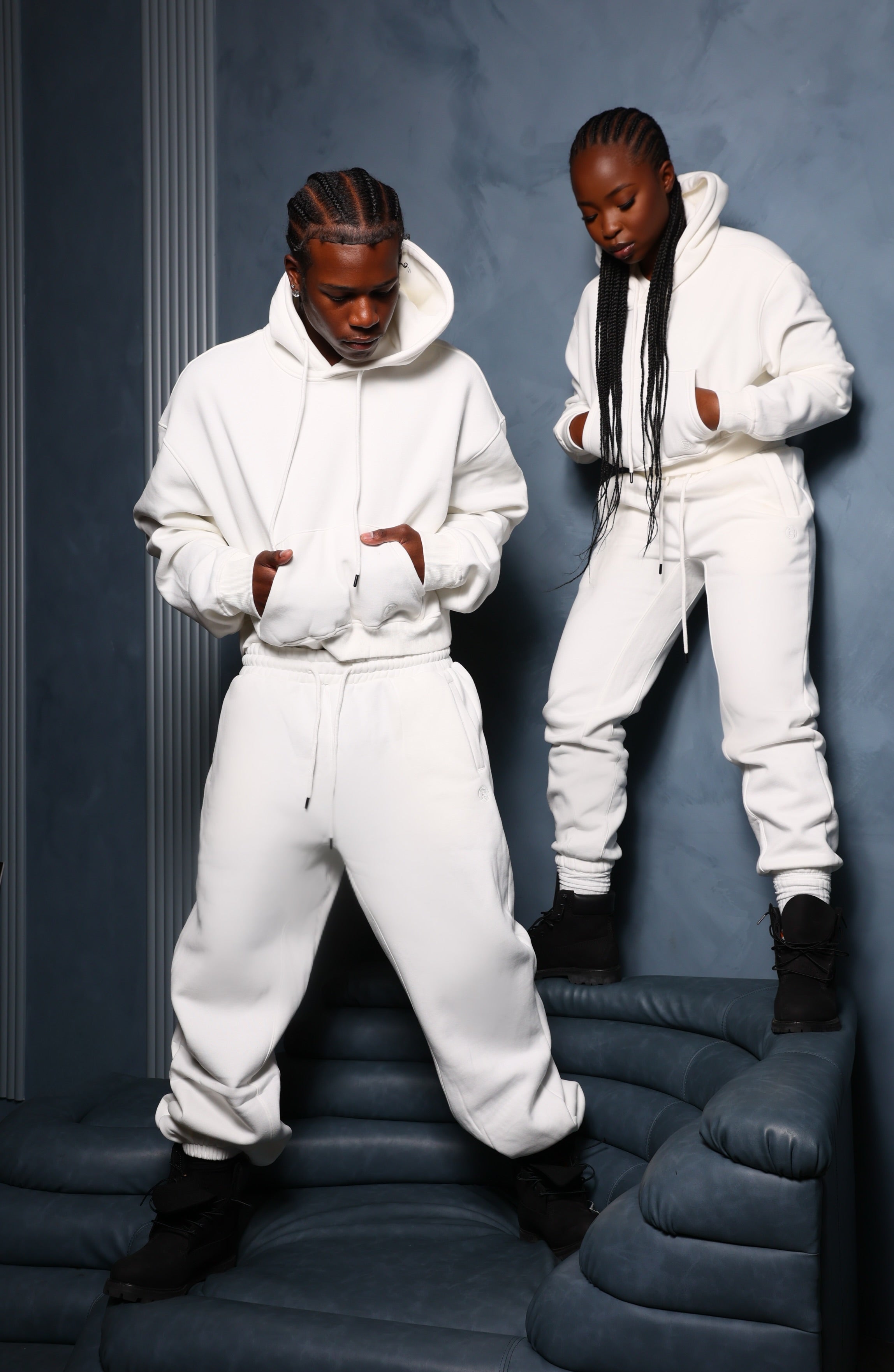 Blanco Basics Cropped Hoodie